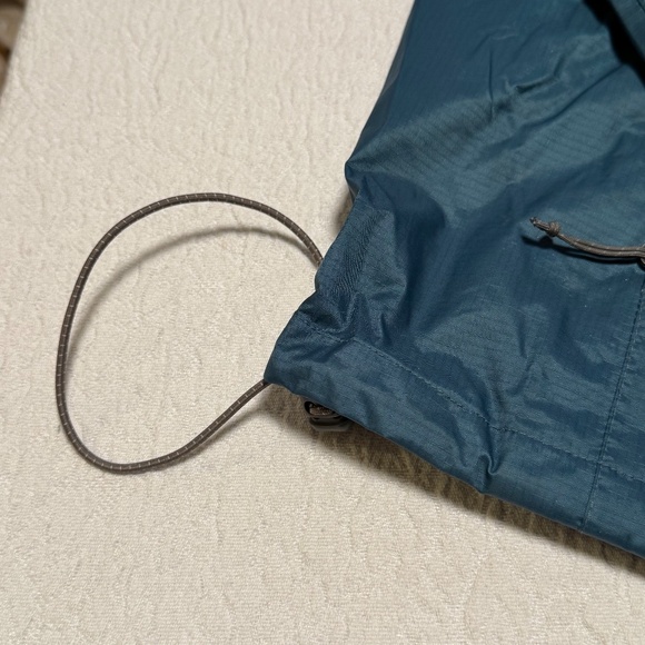 Eddie Bauer Lightweight Rain Jacket - Picture 5 of 12